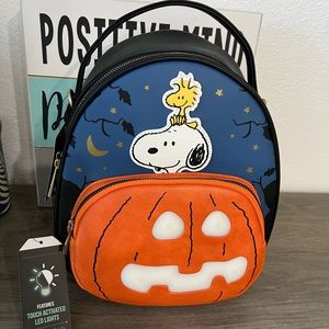PEANUTS PUMPKIN MINI BKPK TOUCH ACTIVATED LED LIGHTS